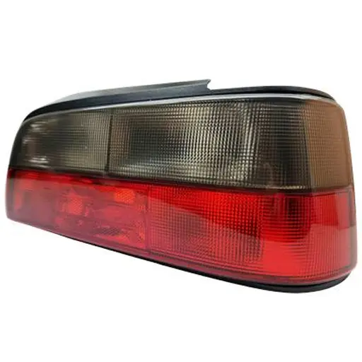 چراغ عقب پژو پارس elx مادپارت قرمز دودی روشن (راست)