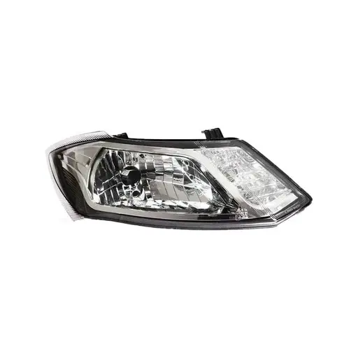 چراغ جلو ساینا با موتور مدرن (چپ)